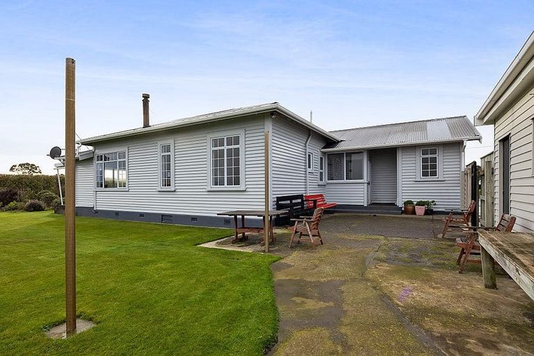 Photo of property in 22 Batten Road, Okaiawa, Hawera, 4671