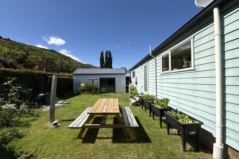 Photo of property in 17 Criterion Street, Arrowtown, 9302