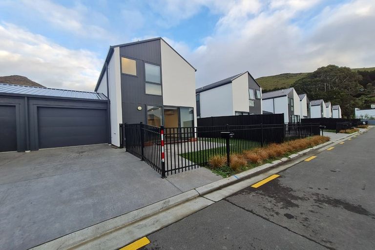 Photo of property in 14 Wheatsheaf Lane, Heathcote Valley, Christchurch, 8022