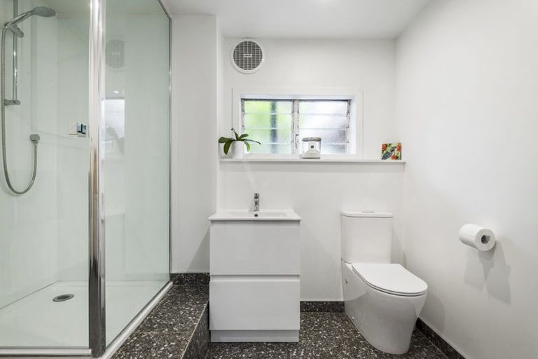 Photo of property in 105 Kia Ora Road, Beach Haven, Auckland, 0626