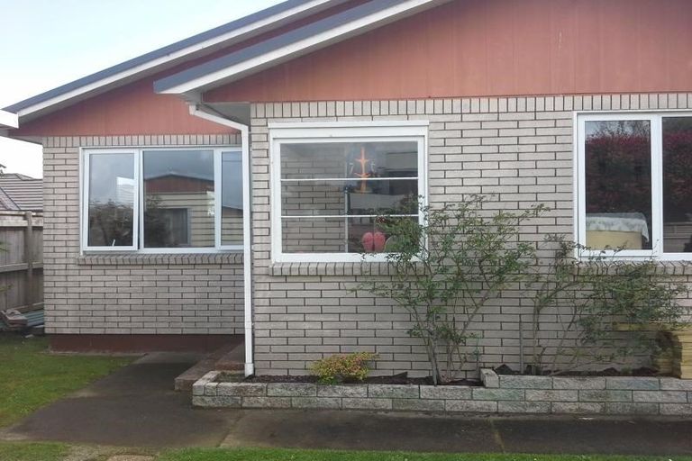 Photo of property in 52 Wallace Place, Westown, New Plymouth, 4310