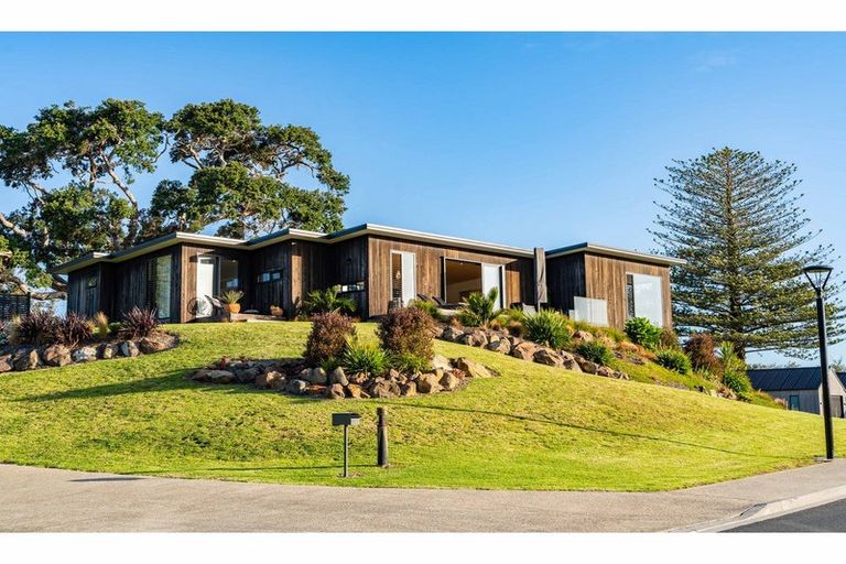 Photo of property in 140 Estuary Drive, Mangawhai Heads, Mangawhai, 0505