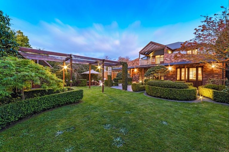 Photo of property in 23 Manapouri Crescent, Hokowhitu, Palmerston North, 4410