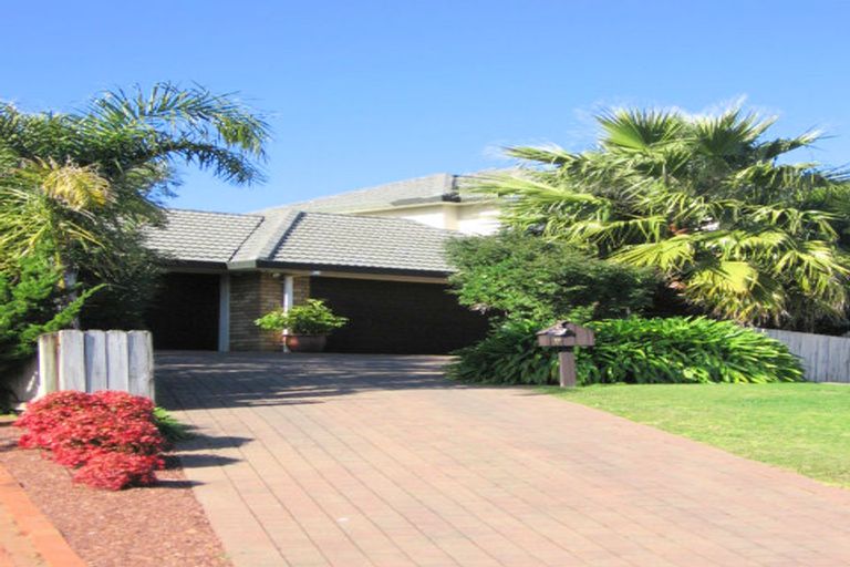 Photo of property in 9 Napa Court, Shamrock Park, Auckland, 2016