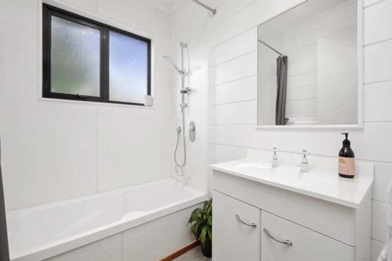 Photo of property in 8 De Renzie Place, Kirwee, Darfield, 7571