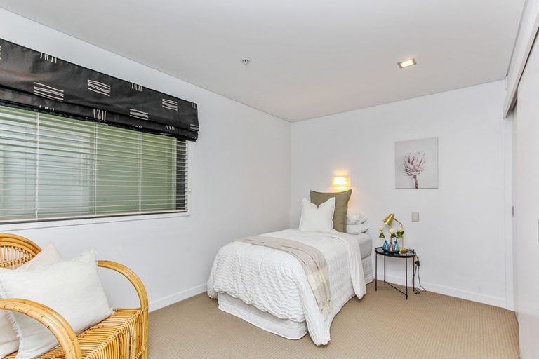 Photo of property in The Reef, 93 Saint Aubyn Street, New Plymouth, 4310