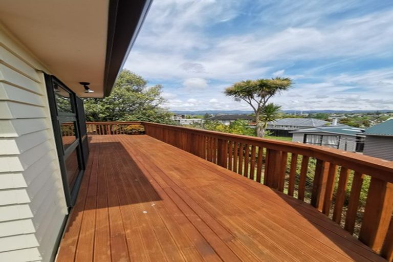 Photo of property in 21a Kirrie Avenue, Te Atatu South, Auckland, 0610