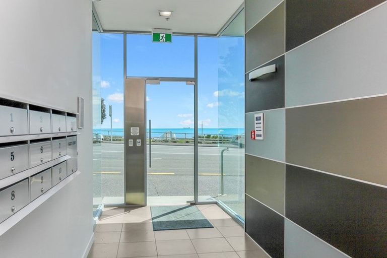 Photo of property in The Reef, 93 Saint Aubyn Street, New Plymouth, 4310