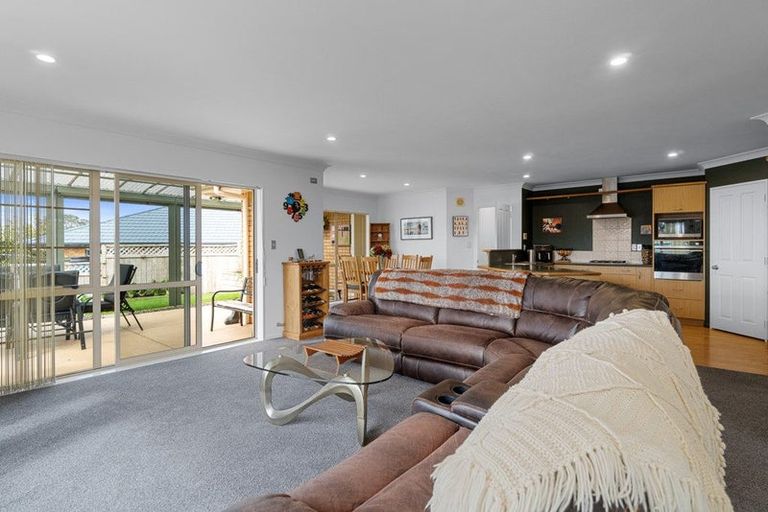 Photo of property in 11 Highgrove Drive, Grandview Heights, Hamilton, 3200