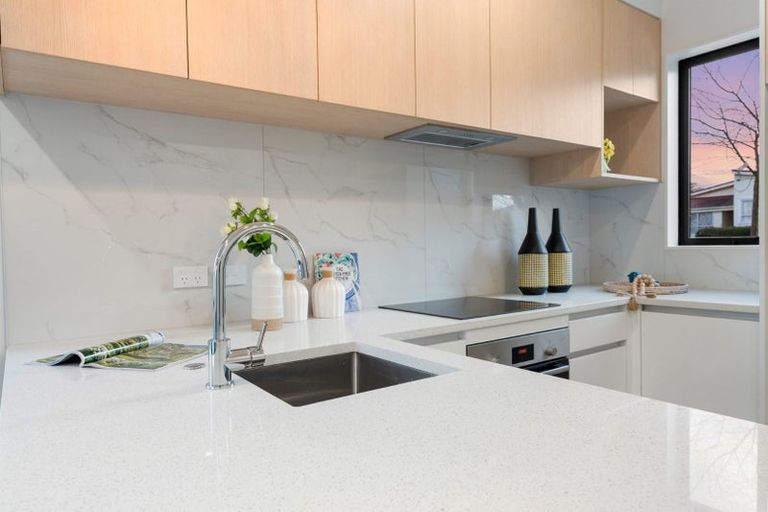 Photo of property in 4/12 Arney Road, Ranui, Auckland, 0612