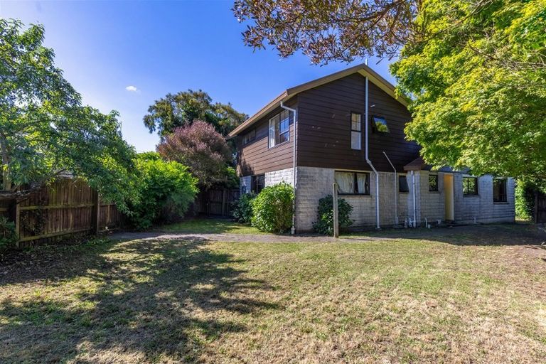 Photo of property in 12 Cunliffe Road, Redwood, Christchurch, 8051