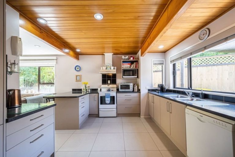 Photo of property in 27 Bellbird Rise, Murrays Bay, Auckland, 0630
