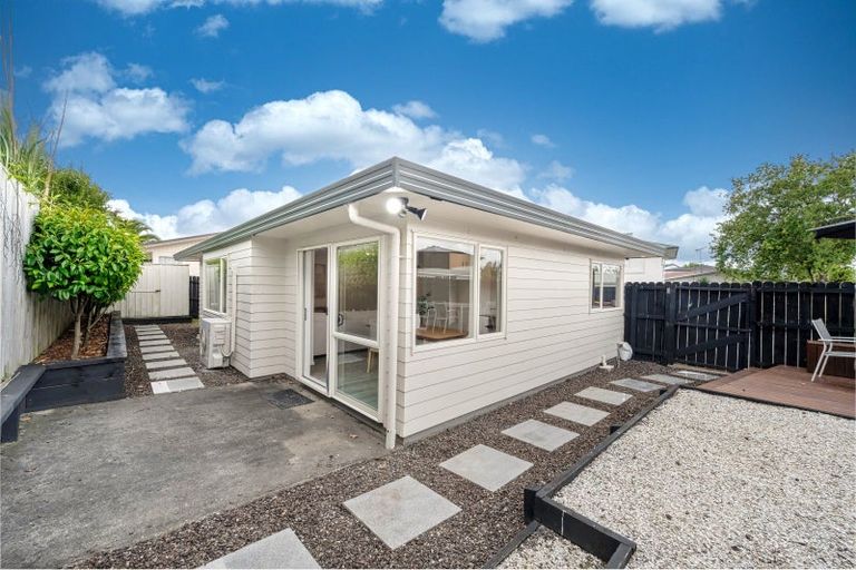Photo of property in 54 Walworth Avenue, Pakuranga Heights, Auckland, 2010