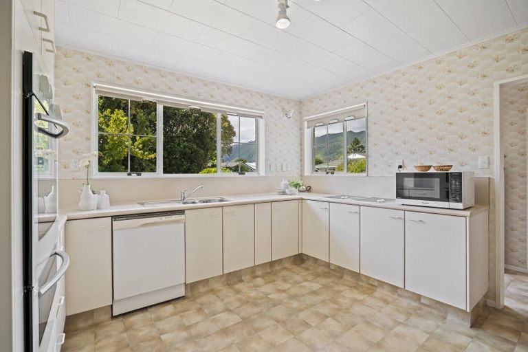 Photo of property in 77 Belvedere Avenue, Waikanae, 5036
