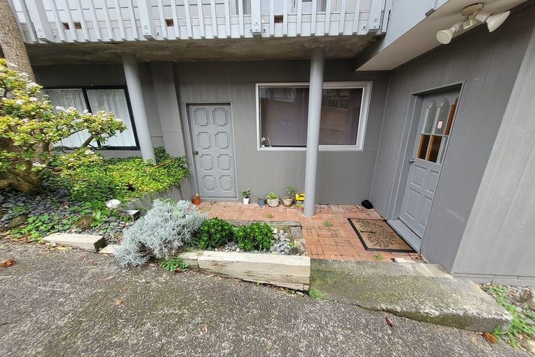 Photo of property in 55 Allington Road, Massey, Auckland, 0614
