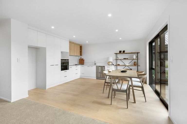 Photo of property in 7 Camellia Court, Palmerston North, 4414