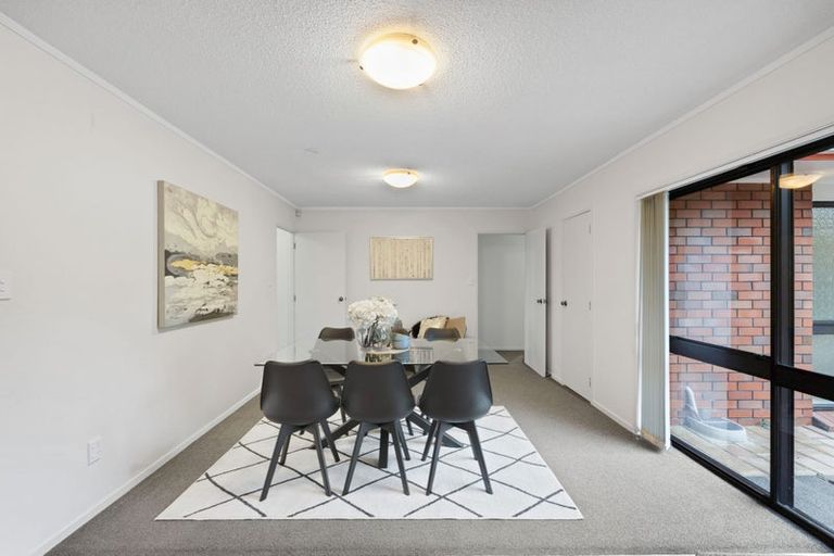 Photo of property in 31 Cromdale Avenue, Highland Park, Auckland, 2010