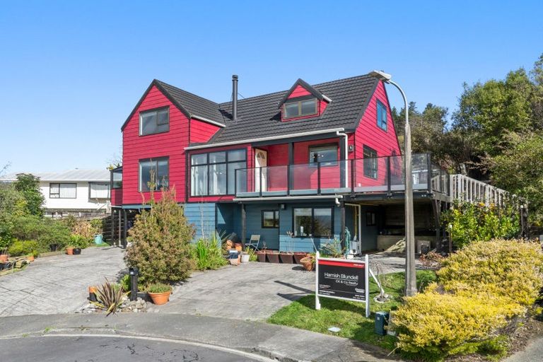 Photo of property in 12 Roman Close, Silverstream, Upper Hutt, 5019