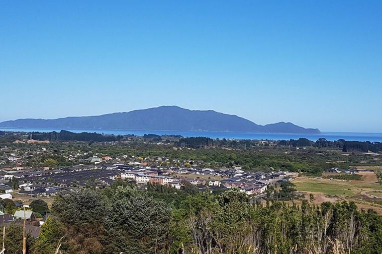 Photo of property in 8 Wilson Way, Waikanae, 5036