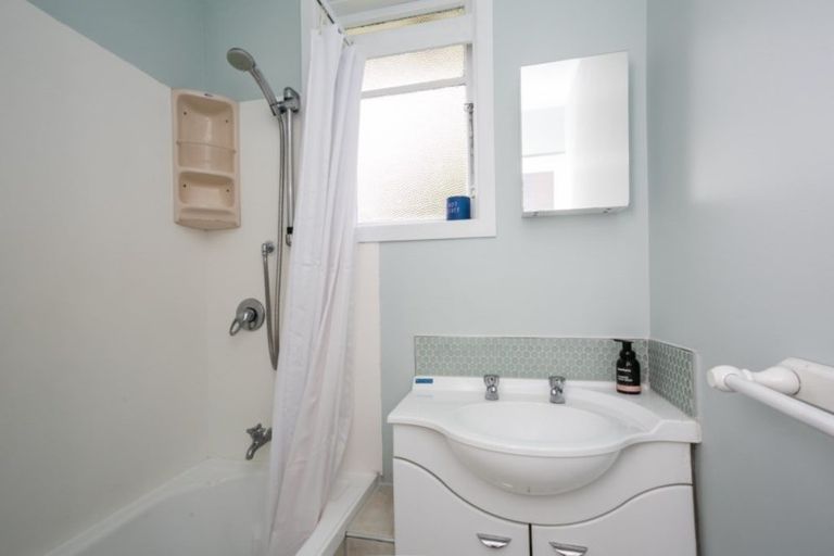 Photo of property in 2 Seddon Crescent, Marewa, Napier, 4110