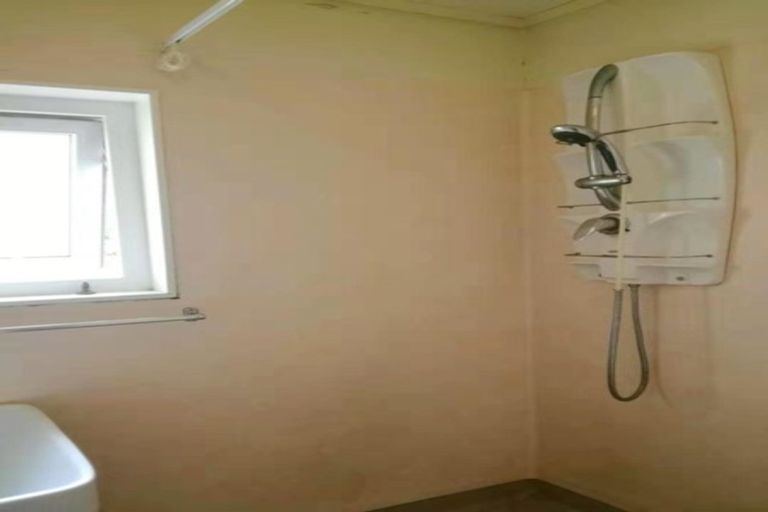 Photo of property in 120 Sunset Road, Unsworth Heights, Auckland, 0632