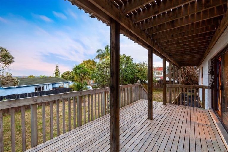 Photo of property in 212 Royal Road, Massey, Auckland, 0614