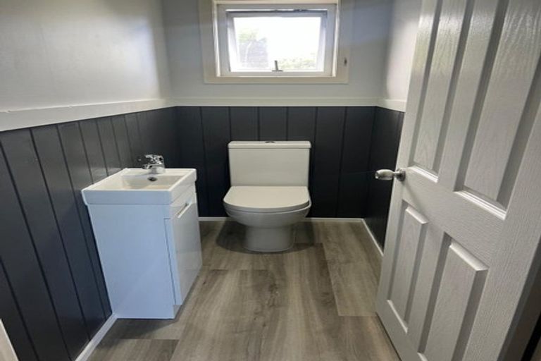 Photo of property in 16 Sea View Road, Leigh, 0985