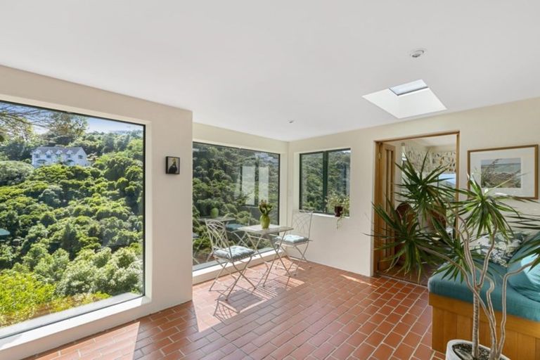 Photo of property in 74 Ranui Crescent, Khandallah, Wellington, 6035