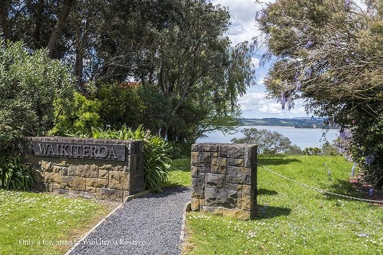 Photo of property in 17 Stevenson Way, Cockle Bay, Auckland, 2014