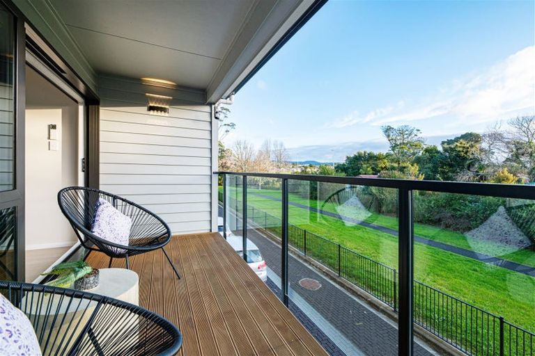 Photo of property in 3/504 Swanson Road, Ranui, Auckland, 0612