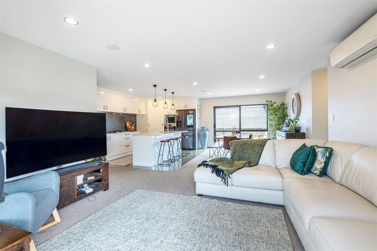 Photo of property in 7 Kahika Grove, Huapai, Kumeu, 0810