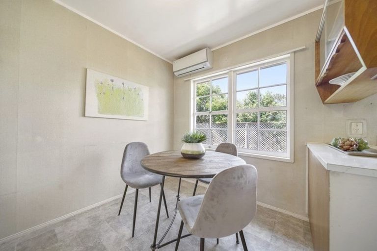 Photo of property in 2/52 Galsworthy Place, Bucklands Beach, Auckland, 2014
