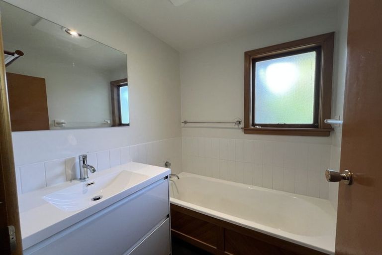 Photo of property in 4 Newbridge Place, Ilam, Christchurch, 8041