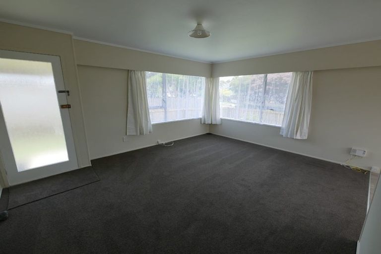 Photo of property in 1/32 Challen Close, Conifer Grove, Takanini, 2112