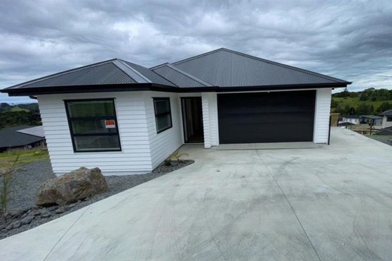 Photo of property in 28 Jabal Crescent, Totara Park, Auckland, 2105