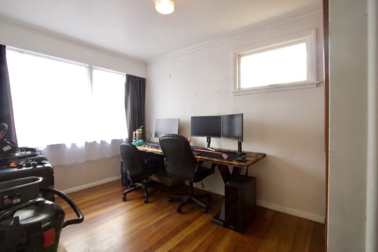 Photo of property in 15 Barrett Road, Whalers Gate, New Plymouth, 4310