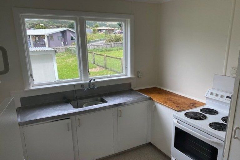 Photo of property in 34a-b Astrolabe Street, Cannons Creek, Porirua, 5024