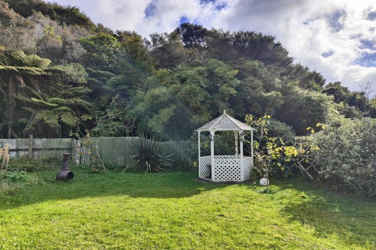 Photo of property in 18 Boyd Grove, Naenae, Lower Hutt, 5011