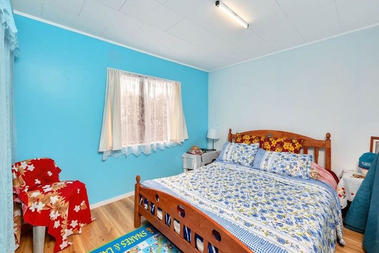 Photo of property in 2/12 Cameron Place, Ranui, Auckland, 0612