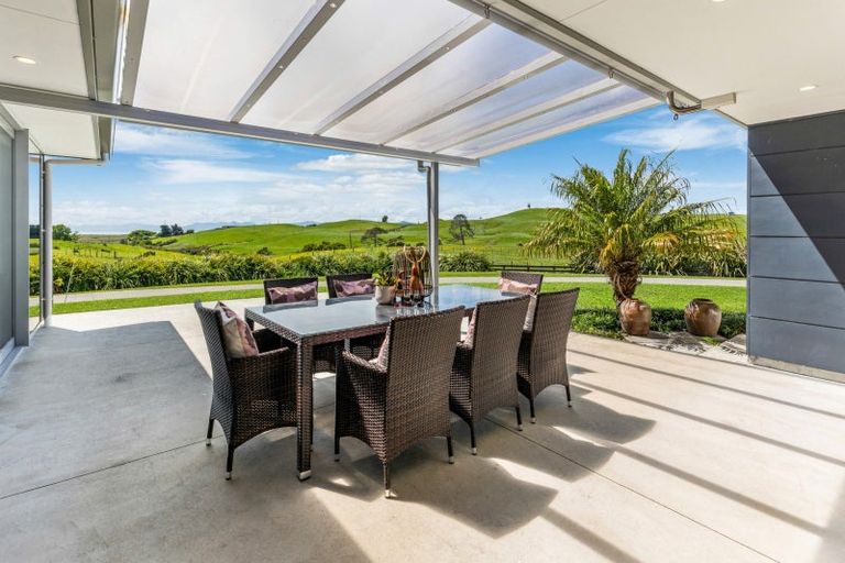 Photo of property in 890 Findlay Road, Pukorokoro / Miranda, Miranda, 2473