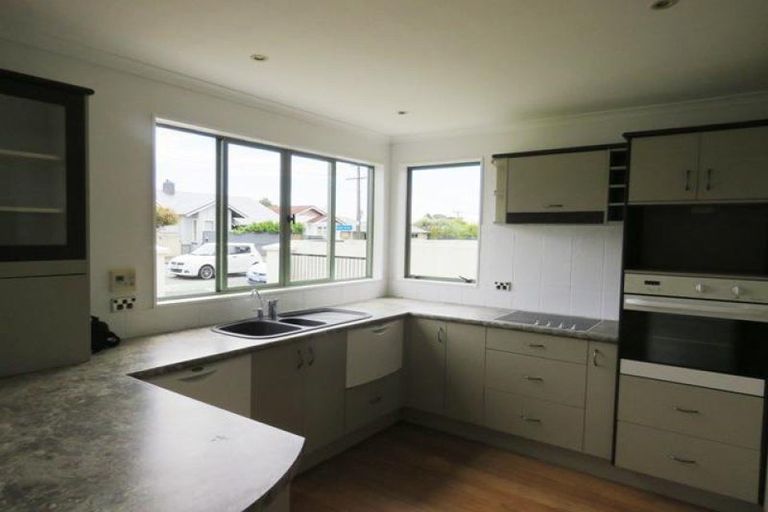 Photo of property in 53 Wallace Place, Westown, New Plymouth, 4310