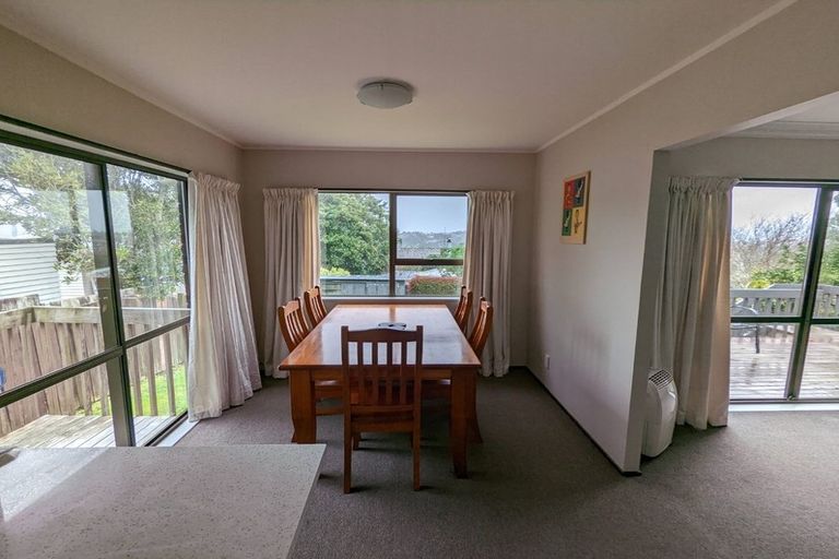 Photo of property in 2/133 Mokoia Road, Birkenhead, Auckland, 0626