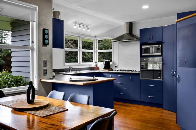 Photo of property in 361 Corbett Road, Paraite, New Plymouth, 4373