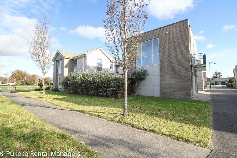 Photo of property in 28 Kuaka Drive, Takanini, 2112