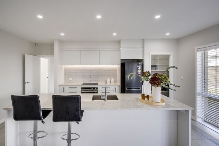 Photo of property in 48 Kenny Road, Te Awa, Napier, 4110