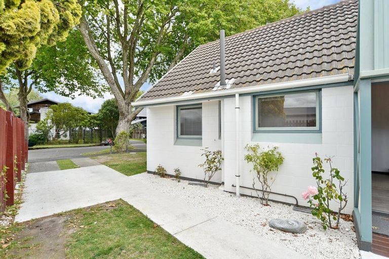 Photo of property in 2/4 Egmont Place, Bishopdale, Christchurch, 8051