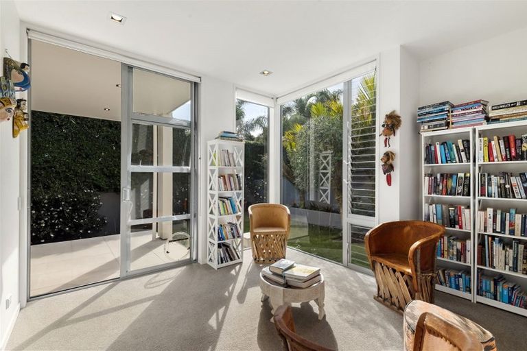 Photo of property in 17a Dodson Avenue, Milford, Auckland, 0620