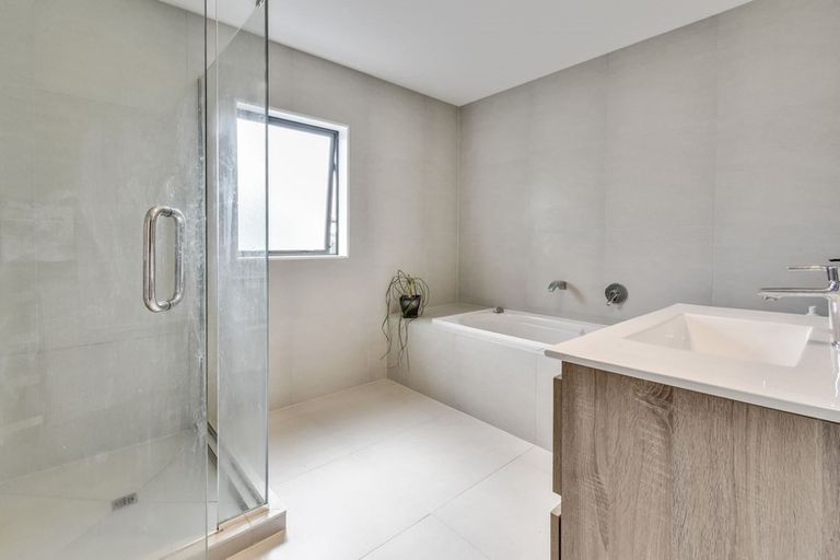 Photo of property in 24 Knoll Rise, Pukekohe, 2120