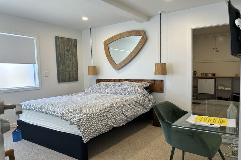 Photo of property in 21 Jackson Street, Island Bay, Wellington, 6023