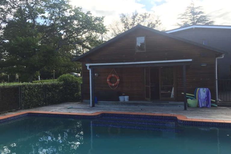 Photo of property in 58 Colonial Road, Birkenhead, Auckland, 0626